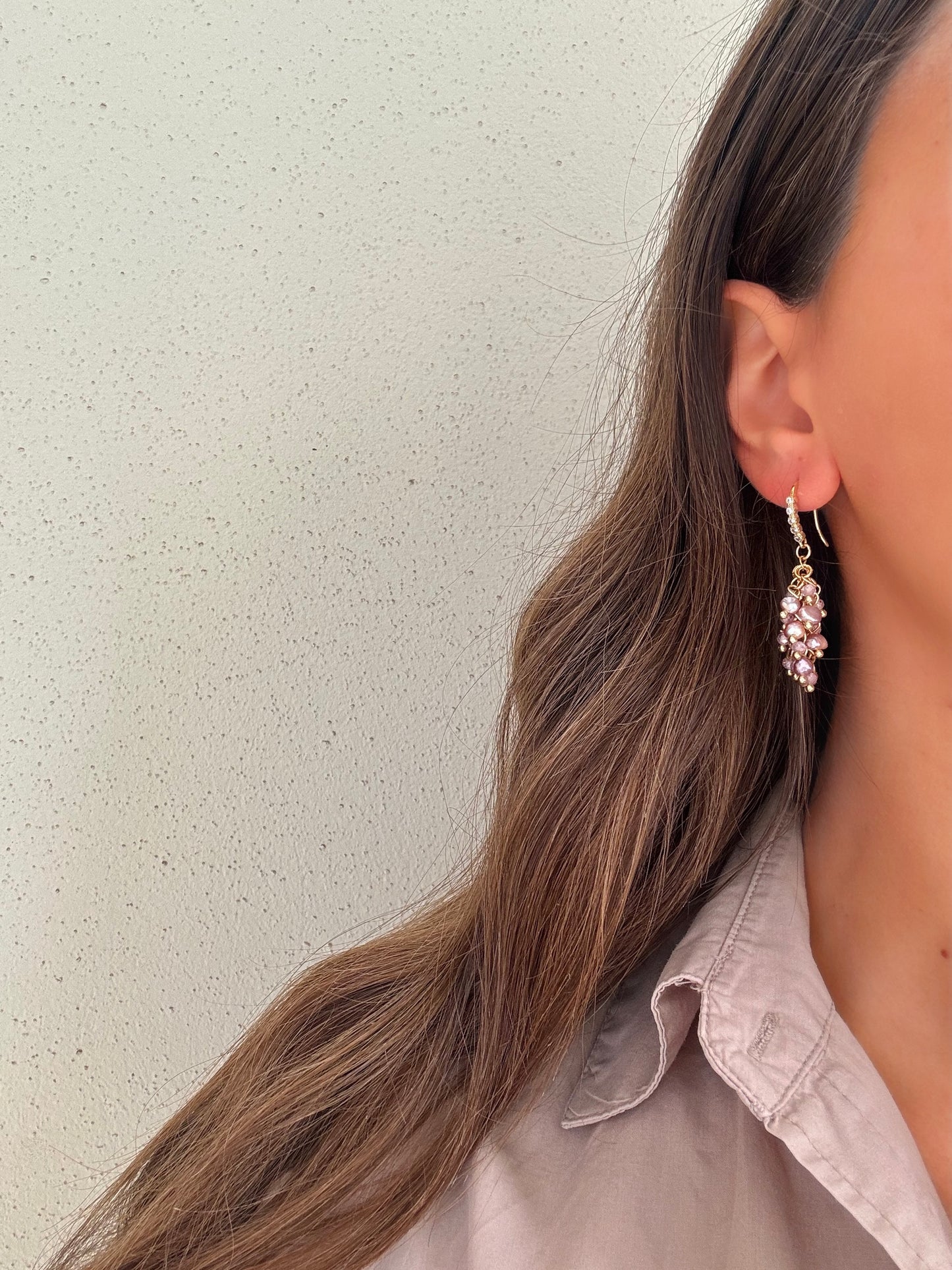 Orecchini con perle naturali e zirconi rosa