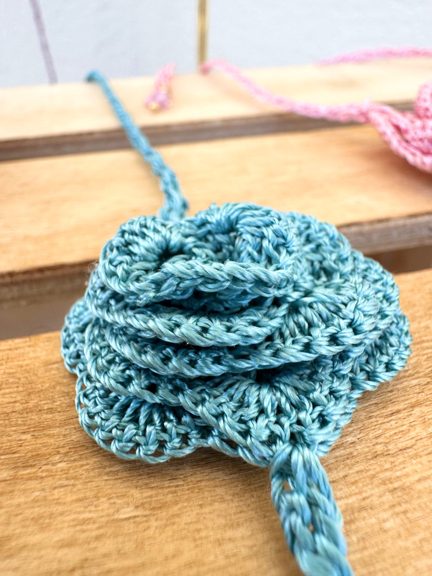 Choker Peonia in seta