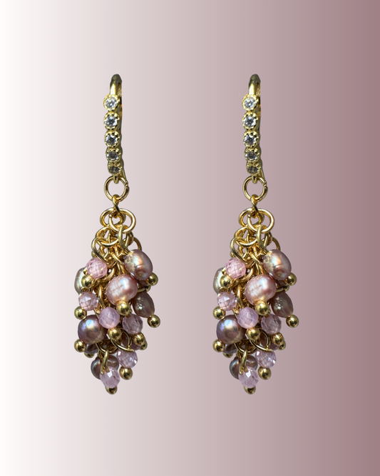Orecchini con perle naturali e zirconi rosa